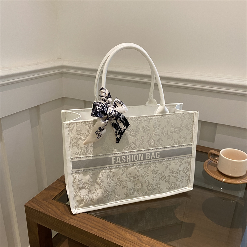 Luxury Bags Collection - Bolso Tote de Lujo Elegante para