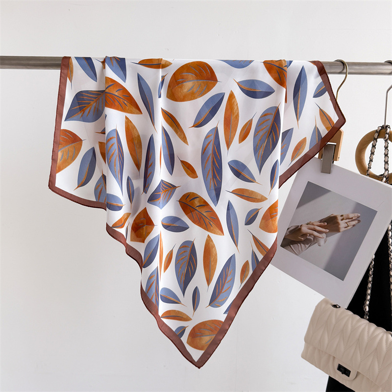 Luxury Bags Mini - Bufandas cuadradas con estampado de marca