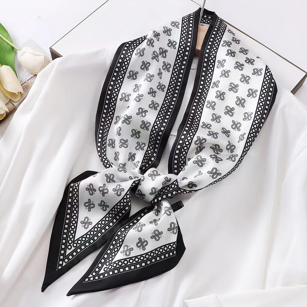 Pañuelo cuadrado de seda de lu - Luxury Bags Expensive reseña y precio