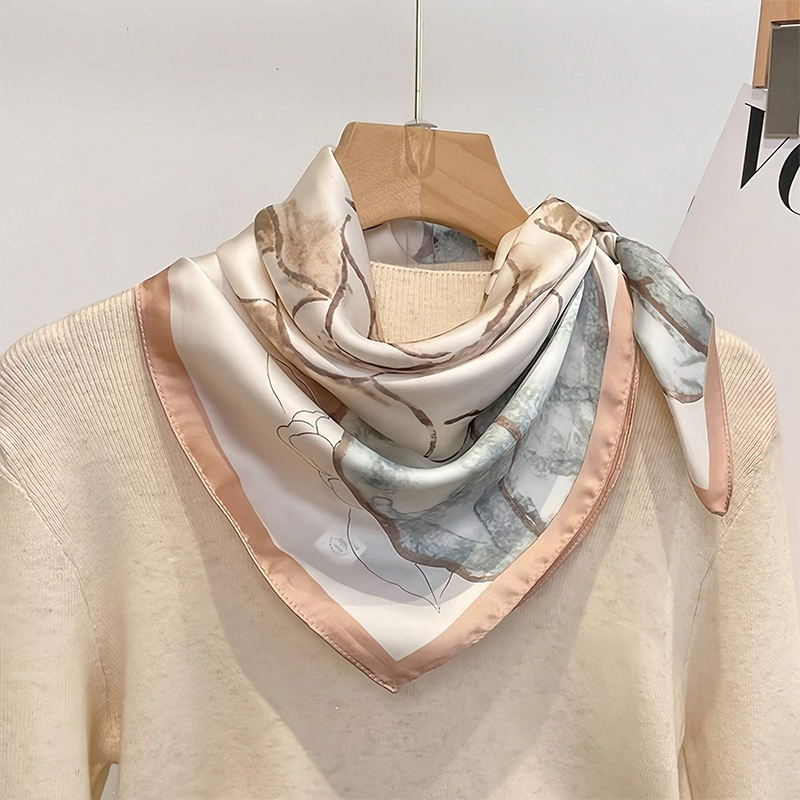 Bufanda cuadrada de seda satin - Luxury Bags Expensive reseña y precio